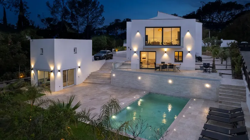 Luxury Apartment / Pool / Hot Tub / Sea - Image 1