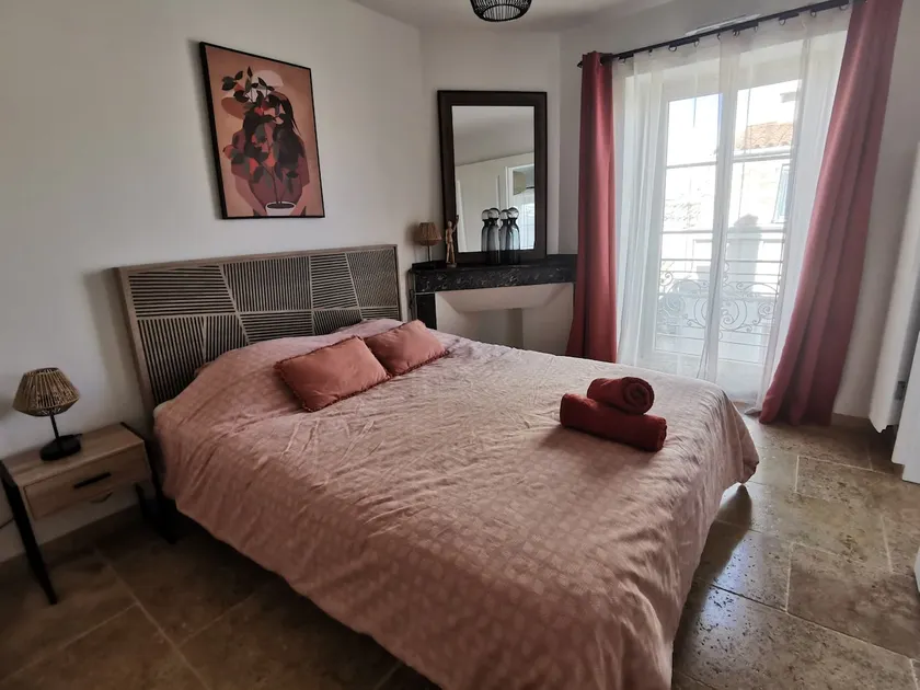 The ”pink” Teddy, air-conditioned, newly renovated - Image 1