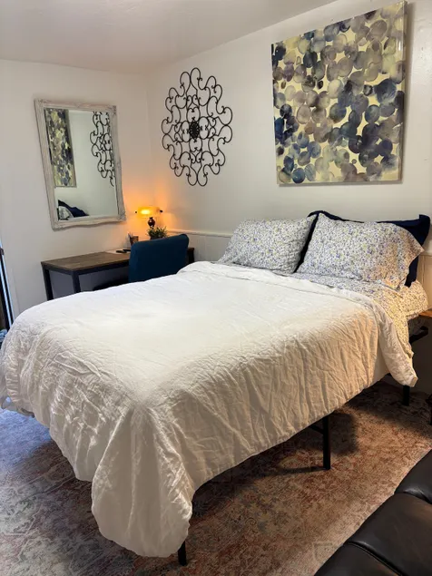 Small and Sweet Suite - Image 1