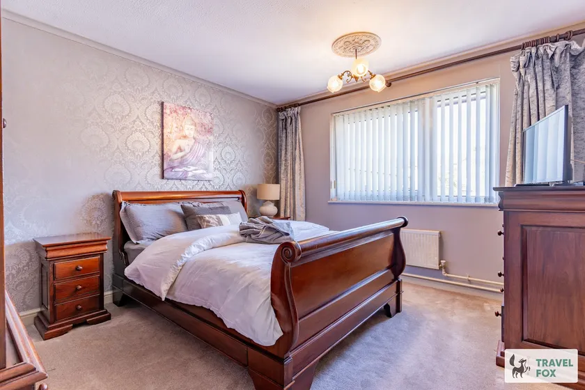 Central Aster House, 3 Bedrooms, Parking - Image 1