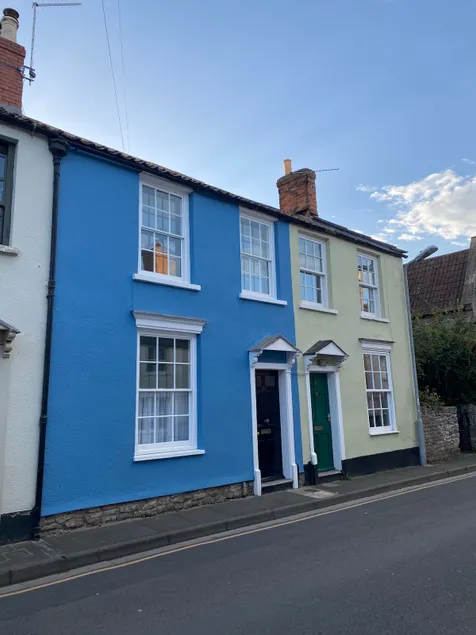No. 10 - Grade II Townhouse in the Heart of Wells - Image 1