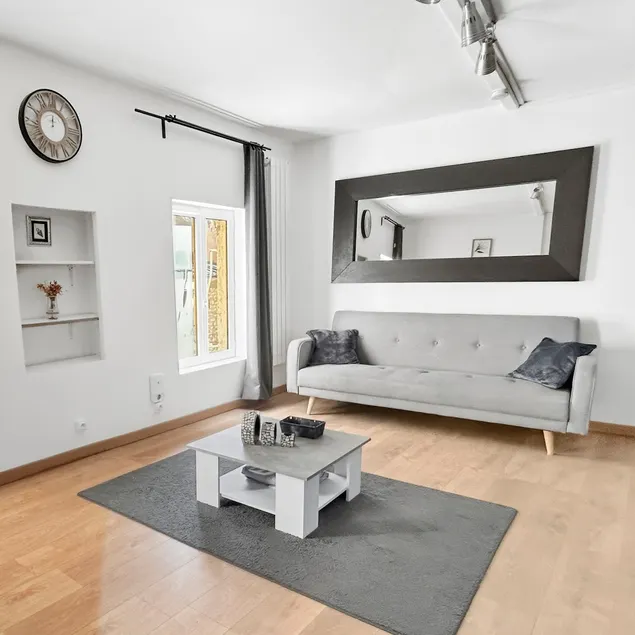 Central, spacious and quiet: your cocoon in Melun - Image 1