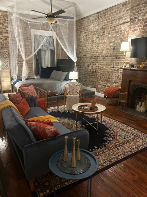 418 W. Broad St. Unit 1 studio - Image 1