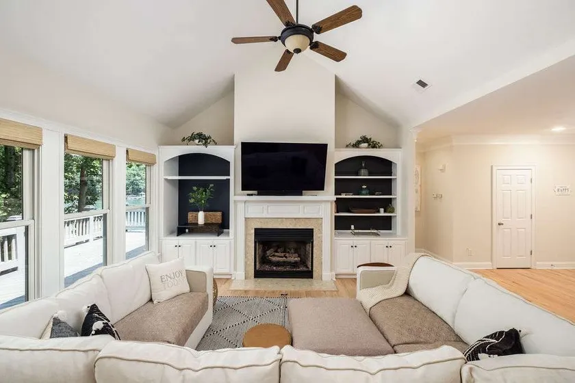 Blissful Lake Views + Hot Tub + Pool Table - Image 1