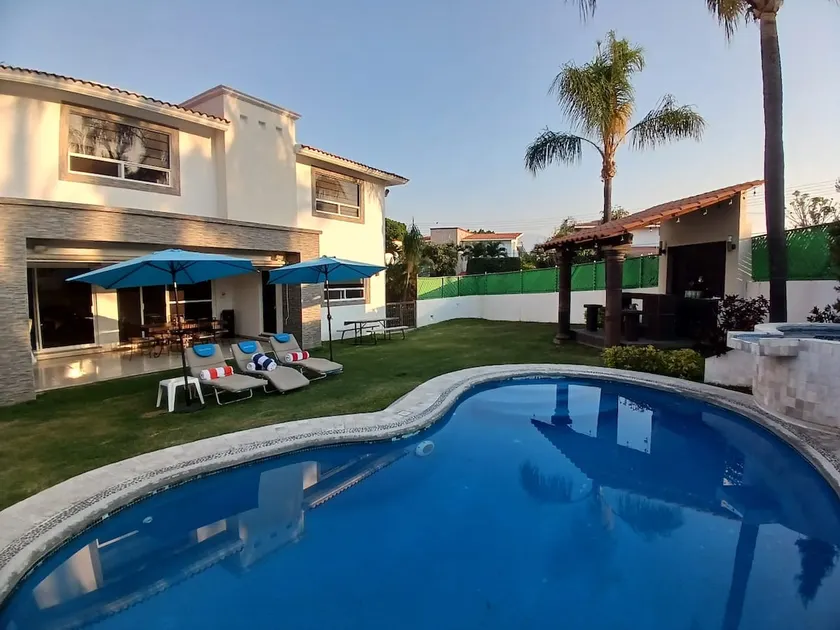 Casa Cerezos - Image 1