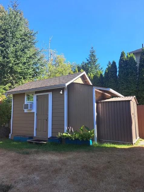 Cozy Tiny Home - Image 1