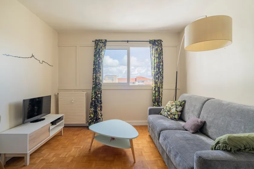 Facing the sea, 4-person apartment, La Madrague - Image 1