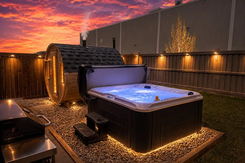 Urban Utopia*Hot Tub*Barrel Sauna*AC*Firetable*BBQ - Image 1
