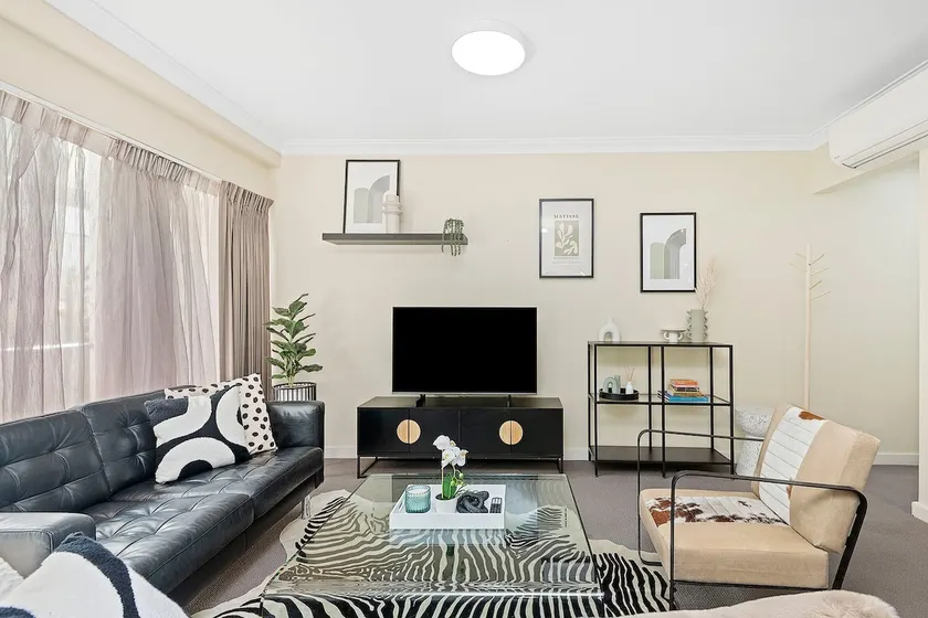 Marvellous Mounts Bay 2BR Apt - Image 1