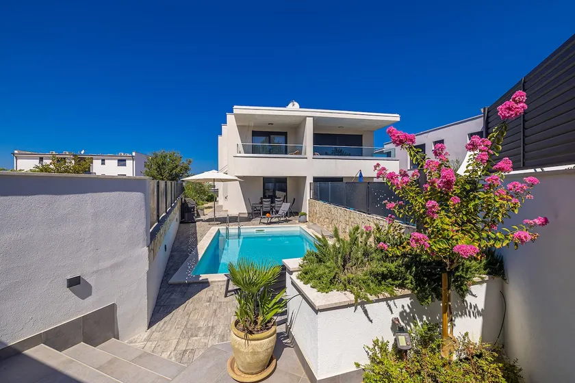 Villa LARUS with private pool - Image 1