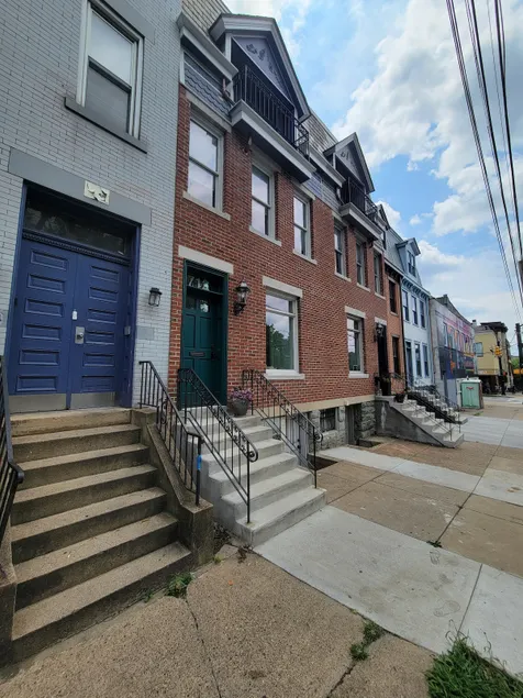 Urban Oasis Historic Deutschtown loft 1 br. - Image 1