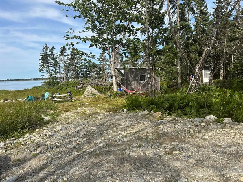 Ocean front rustic cabin - Image 1