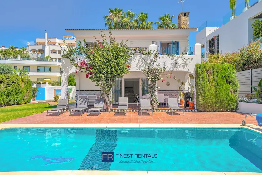 Beautiful Beachside Villa with Private Pool - Image 1