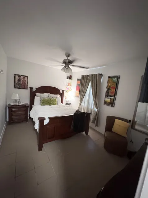 Queen Room 1 - Image 1