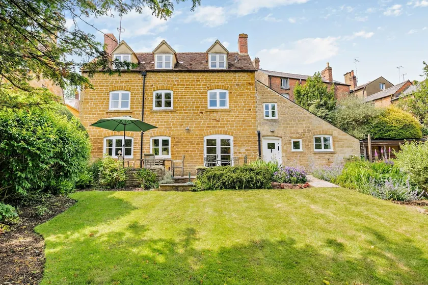Characterful family friendly property - The Glen - Image 1