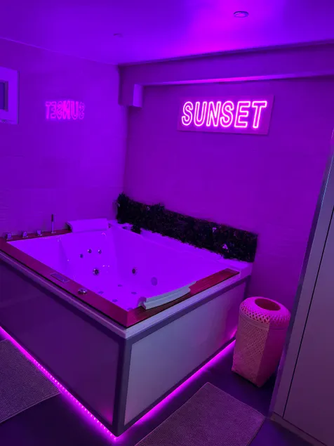 La Suite Sunset - Jacuzzi/Sauna - Close to CDG - Image 1
