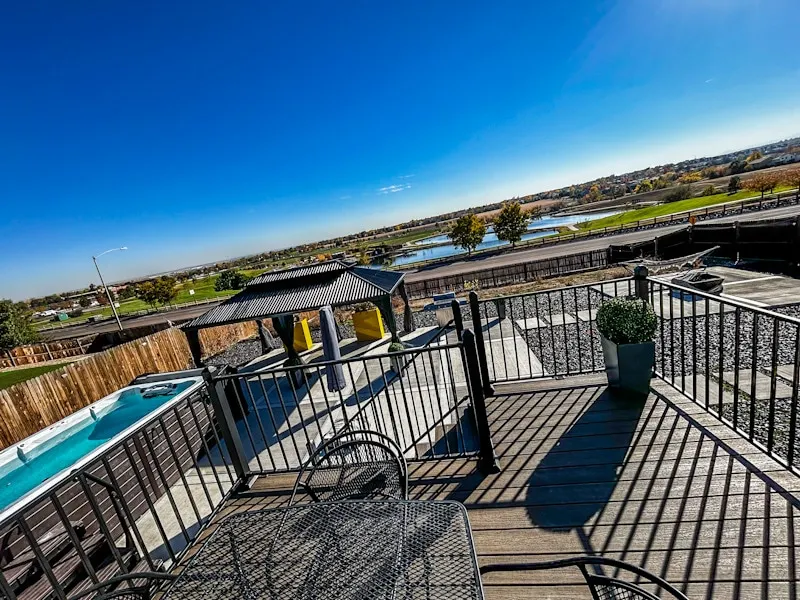 Amazing Lake View. Heated Pool Swim Spa & Hot Tub - Image 1