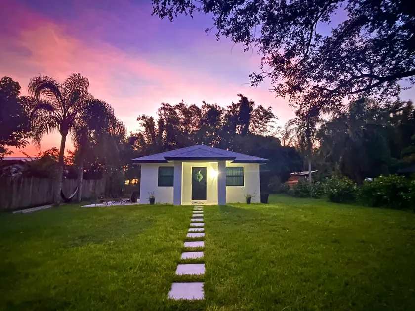 @RedlandBungalow - Image 1