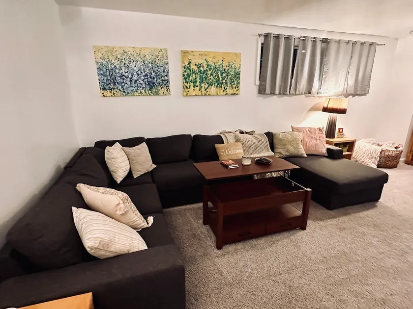 Charming Lower Loft minutes from Penn State - Image 1