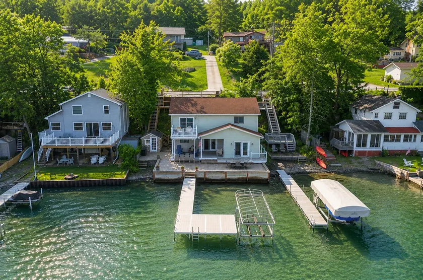 Keuka Lakefront Retreat | Hot Tub | Dock | Kayaks - Image 1