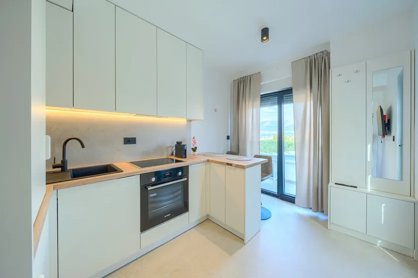 Highland Split Apartments - Unit 4 - Image 1