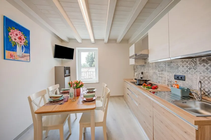 Tulipano Apt - Palazzo Palermo 1817 A/C, 2BR, Sleeps 4 - Happy Rentals - Image 1