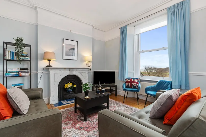 Penalun House - Beautiful Sea Views - Image 1