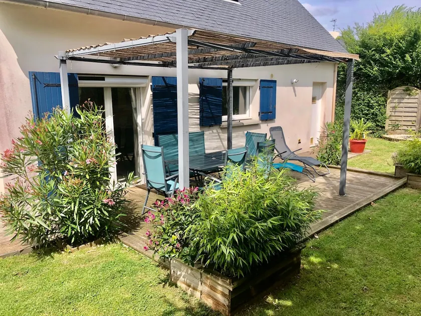 House near the sea - Image 1
