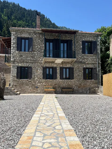 Traditional stone Villa - Image 1