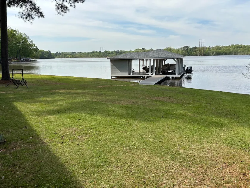 Lake Gaston Getaway! BRAND NEW Dock on 4-1-25 - Image 1