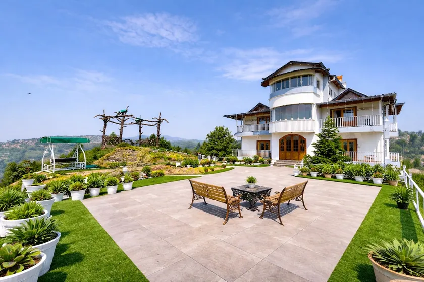 Luxe Villa in Mukteshwar 360°View|Sunrise|Sunset - Image 1