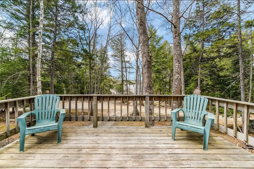Cozy Cabin by the Lake- firepit- deck- remote - Image 1
