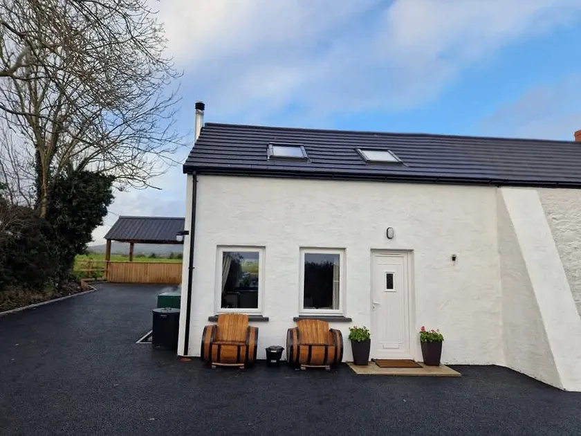 Ash Trees Cottage *Palm Spa Hot Tub Unlimited Use* - Image 1
