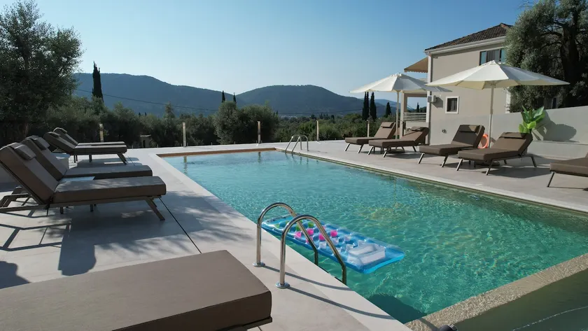 Elpida Luxury Apartments Suites - Image 1