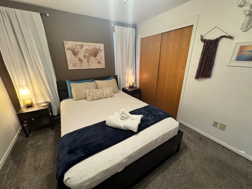 Lover’s Hideaway | Pet Friendly | Near I-5 Redding - Image 1