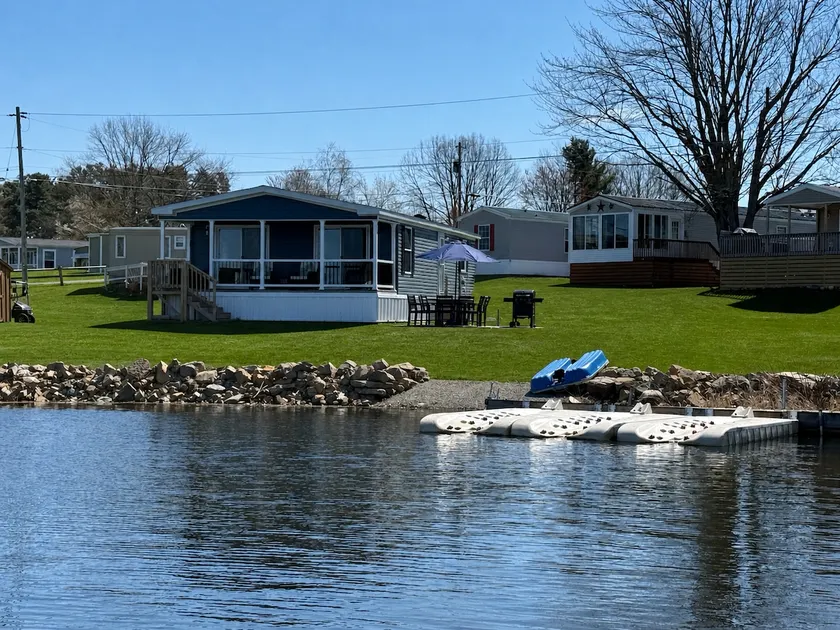 Waterfront Camp on Swan Bay/American Narrows - Image 1