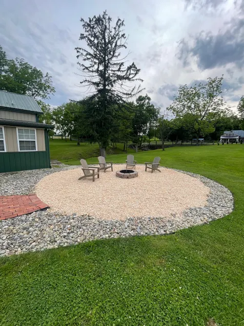 Peaceful Farm, Pond + Fire Pit Close to Lancaster - Image 1