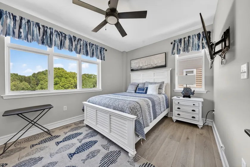 Top Floor Studio Condo #2400 - Image 1