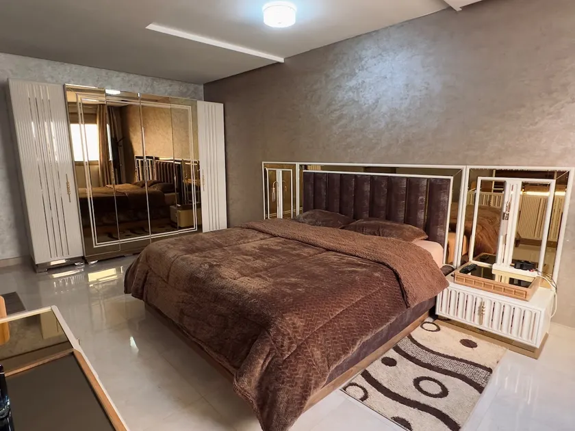 Beautiful, modern apartment - Image 1