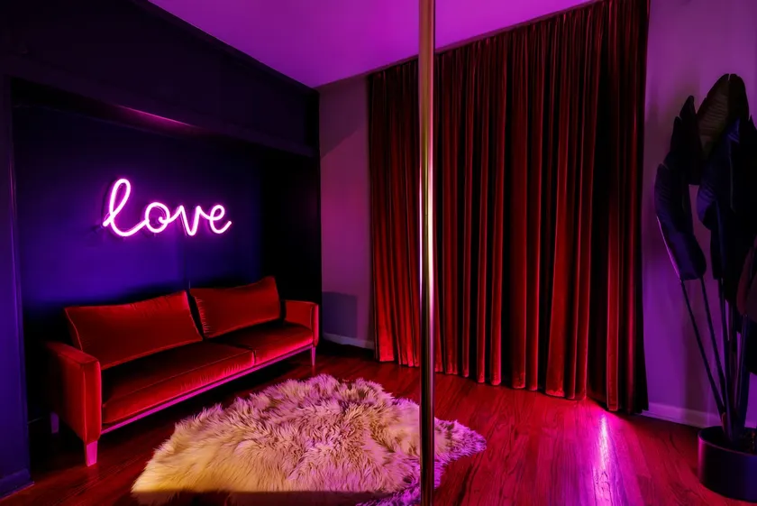 Romantic Escape - Adult Playhouse w Exotic Dungeon - Image 1