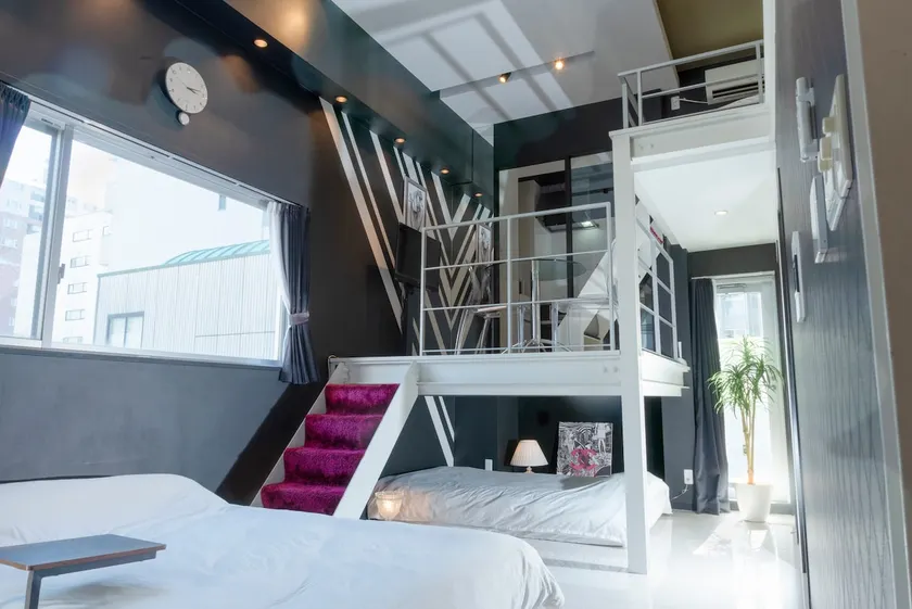 Designers room in Marunouchi for 6 people - Image 1