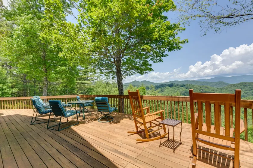 Almond Vacation Rental w/ Mountain Views! - Image 1