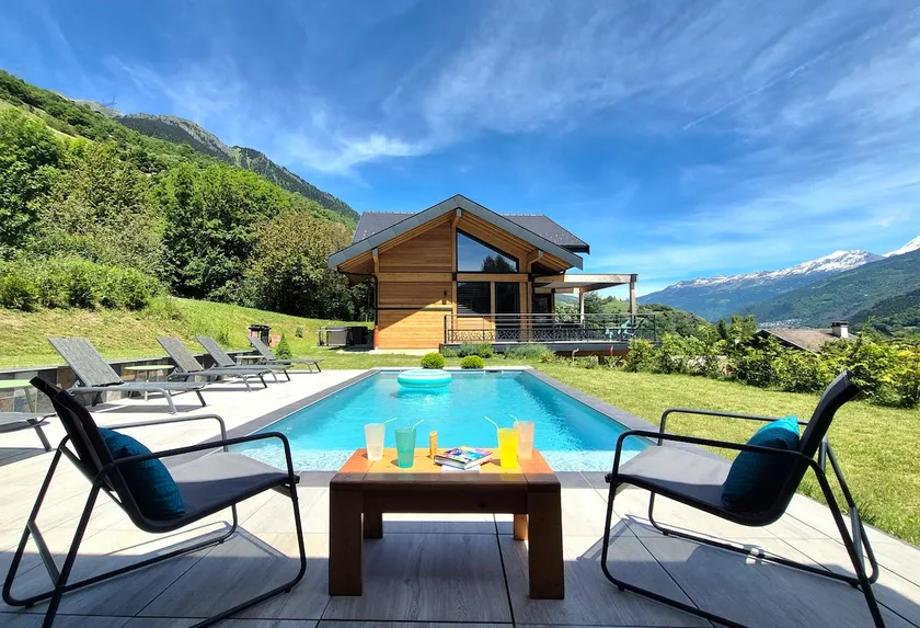 Near Paradiski, pool (May-Sept), Jacuzzi, view - Image 1