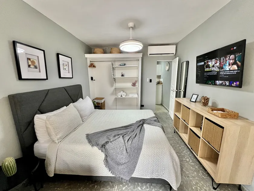 Private Parking, Privileged Location | Equipped - Image 1