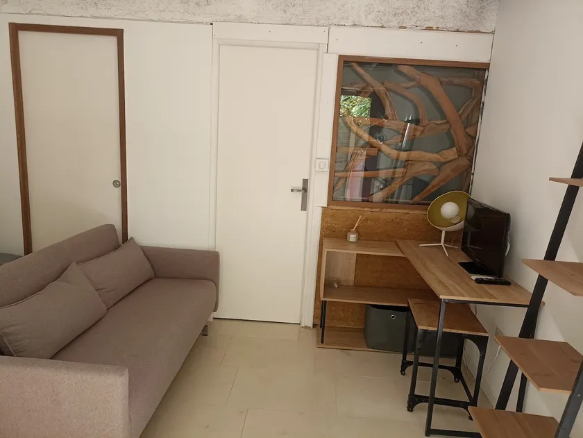 Independent accommodation 30 m2, in a local home - Image 1