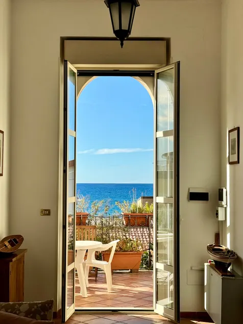La Bumeliana by the sea - Lo spiffero - Image 1