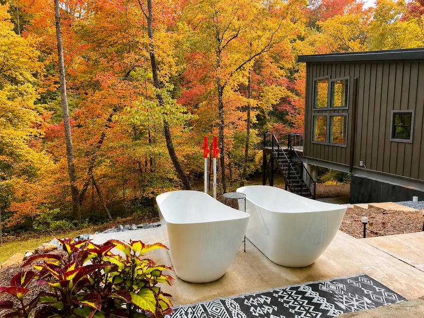 Riverfront Luxe Retreat, 75 Acres, Hike, Kayak - Image 1