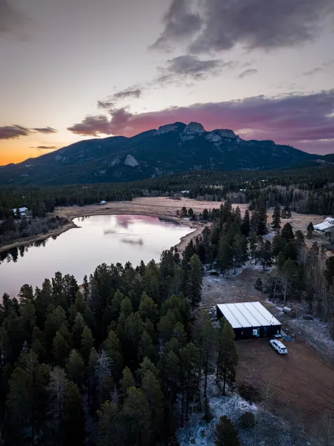 Lux Lake Container Home | Aspens, Sauna, Mtn View - Image 1