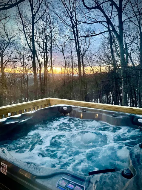Apple Mountain Retreat at Shenandoah National Park - Image 1