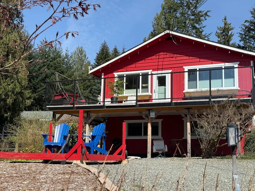 The Red House in Shawnigan lake BC - Image 1